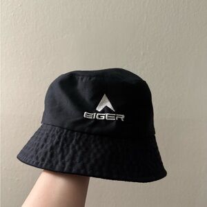 Eiger Black Bucket Hat